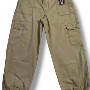 No Boundaries plus woman’s Green Cargo Pants Relaxed Fit Stretch 2XL 19-21 NWT